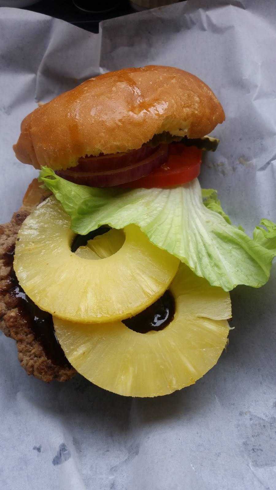 Christees | restaurant | 8600 Indian School Rd NE, Albuquerque, NM 87112, USA | 5052758334 OR +1 505-275-8334