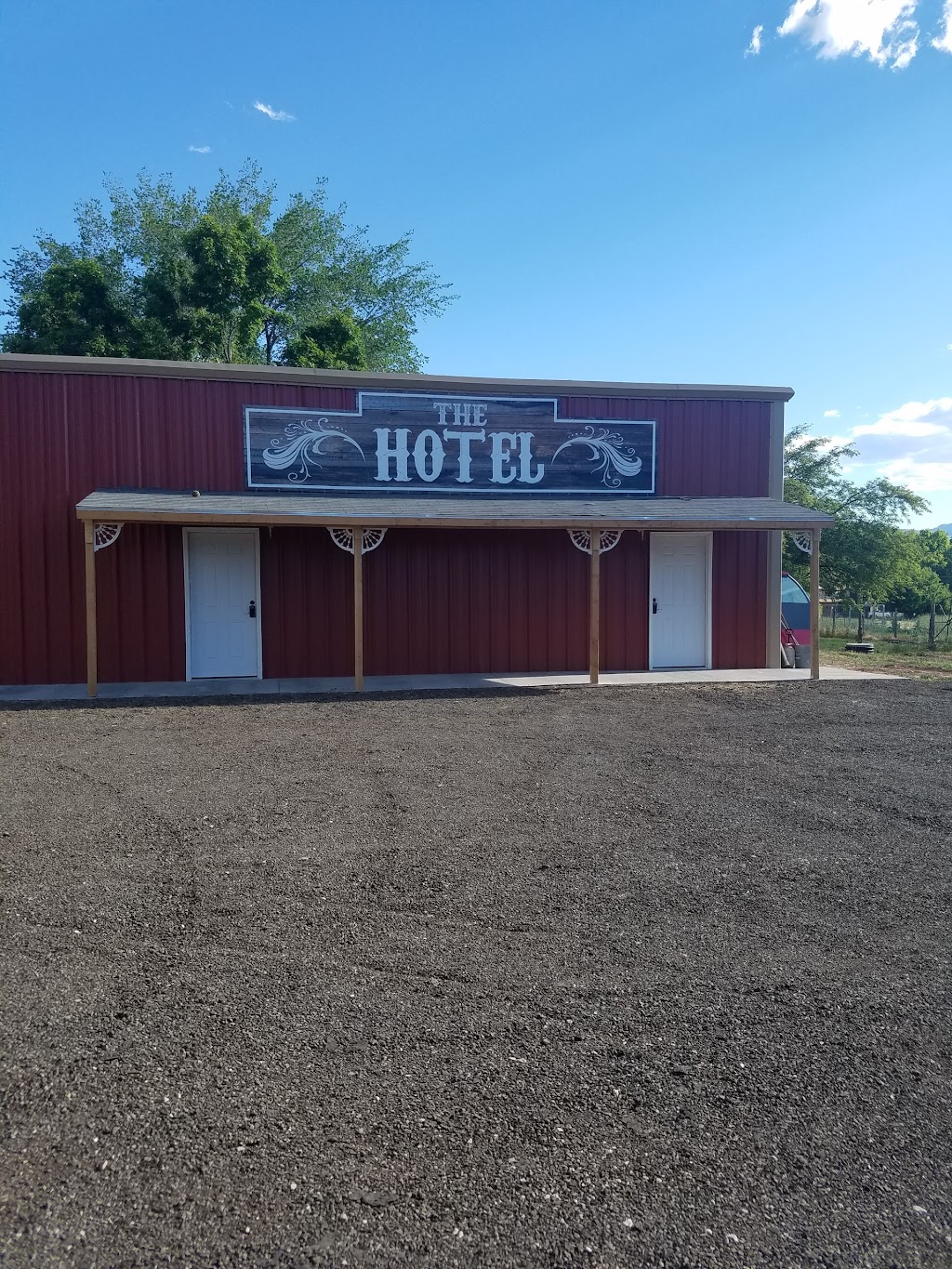 Linskis Grill & Hotel | restaurant | 240 S Main St, Kanarraville, UT 84742, USA | 4355725029 OR +1 435-572-5029