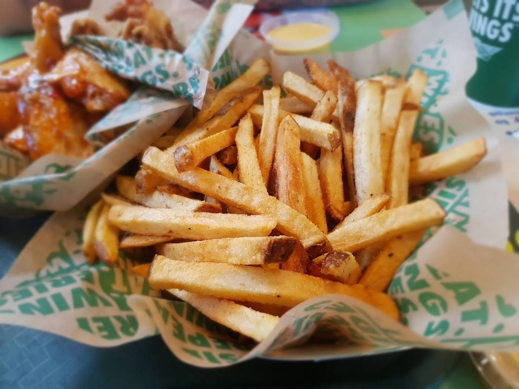 Wingstop | restaurant | 2600 SW Barton St Ste B8, Seattle, WA 98126, USA | 2062575021 OR +1 206-257-5021