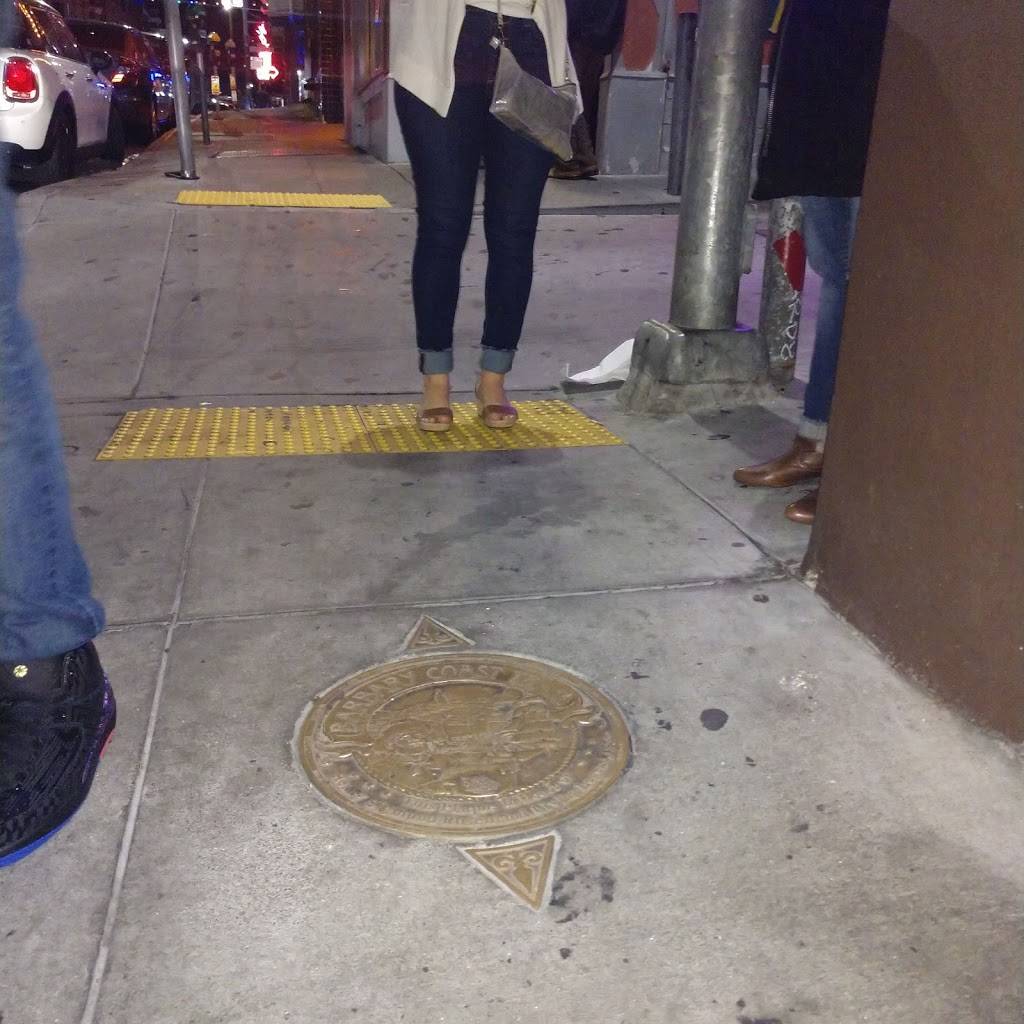 North Beach Pizza | restaurant | 1462 Grant Ave, San Francisco, CA 94133, USA | 4154332444 OR +1 415-433-2444