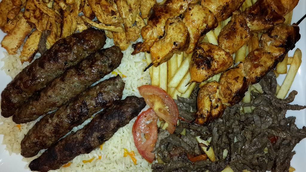 Babbaz Grill | restaurant | 3001 Dougall Ave, Windsor, ON N9E 0A2, Canada | 5199669839 OR +1 519-966-9839