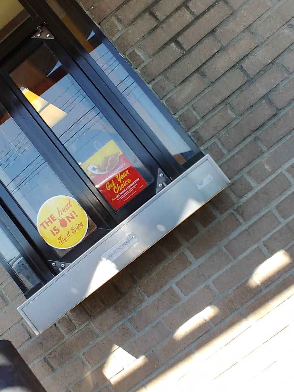 Churchs Chicken | restaurant | 4941 Lamar Ave, Memphis, TN 38118, USA | 9015460444 OR +1 901-546-0444