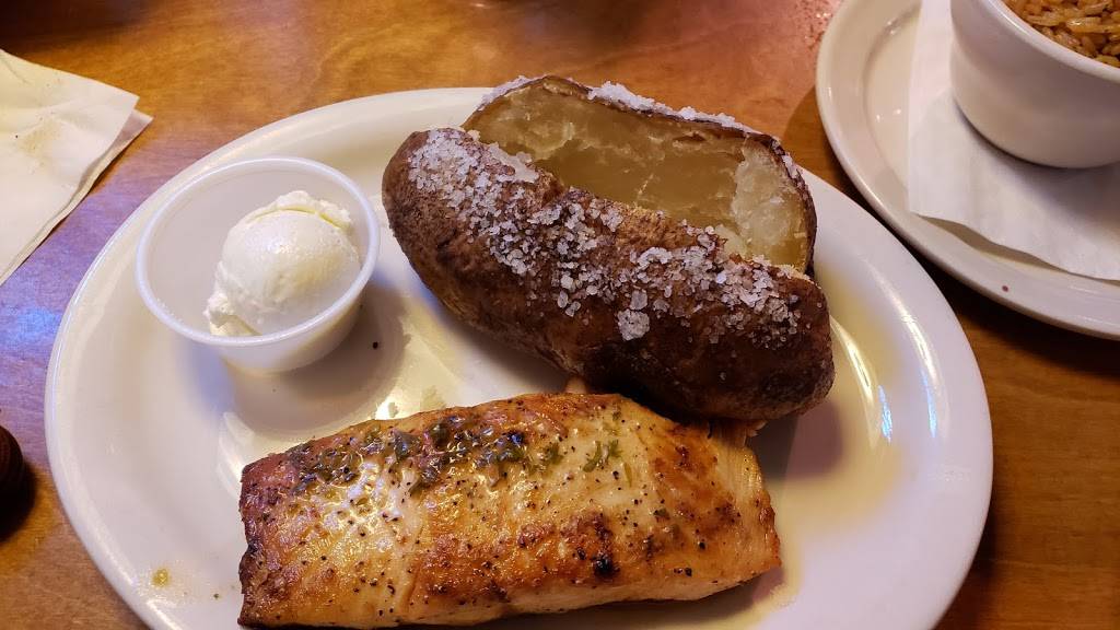 Texas Roadhouse | restaurant | 301 Newbury St, Danvers, MA 01923, USA | 9786469201 OR +1 978-646-9201