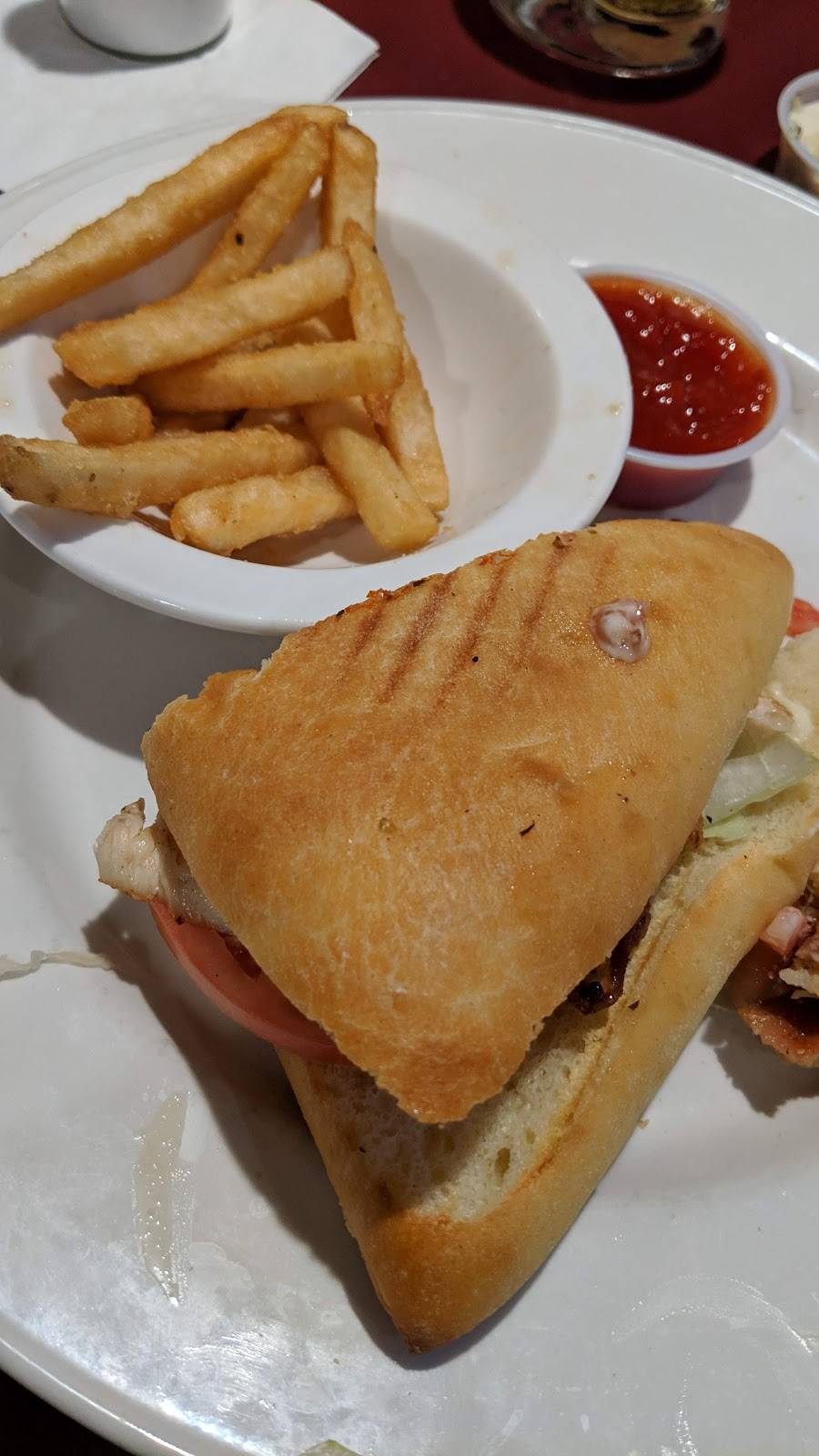 Red Rock Canyon | restaurant | 365 N Front St, Belleville, ON K8P 5A5, Canada | 6139668210 OR +1 613-966-8210