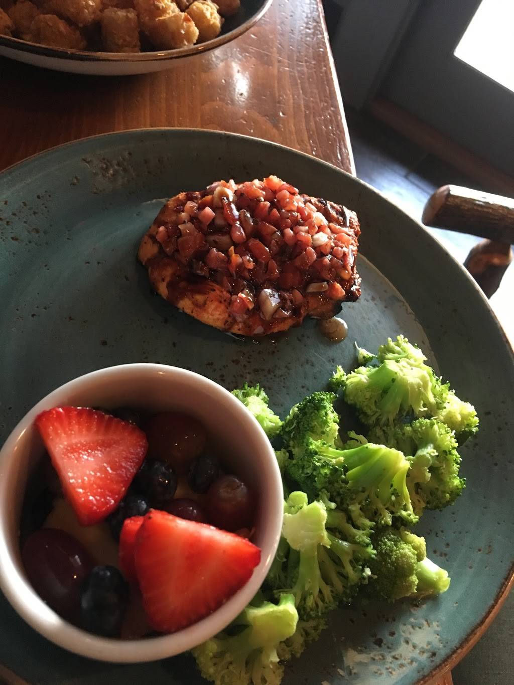 Bullfrogs Bar & Grille | restaurant | 7000 Lanier Islands Pkwy, Buford, GA 30518, USA | 77094587876157 OR +1 770-945-8787 ext. 6157