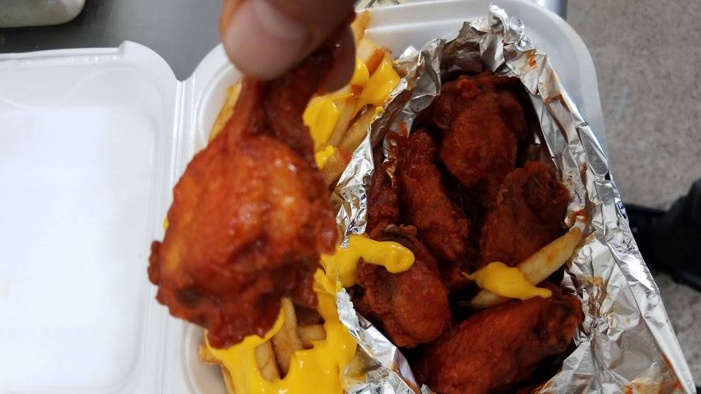 Papa Philly | restaurant | 1608 Emerson St, Evanston, IL 60201, USA | 8478596293 OR +1 847-859-6293