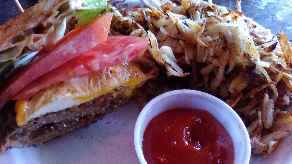 Showdown | restaurant | 207 E Hutchison St, San Marcos, TX 78666, USA | 5123927282 OR +1 512-392-7282