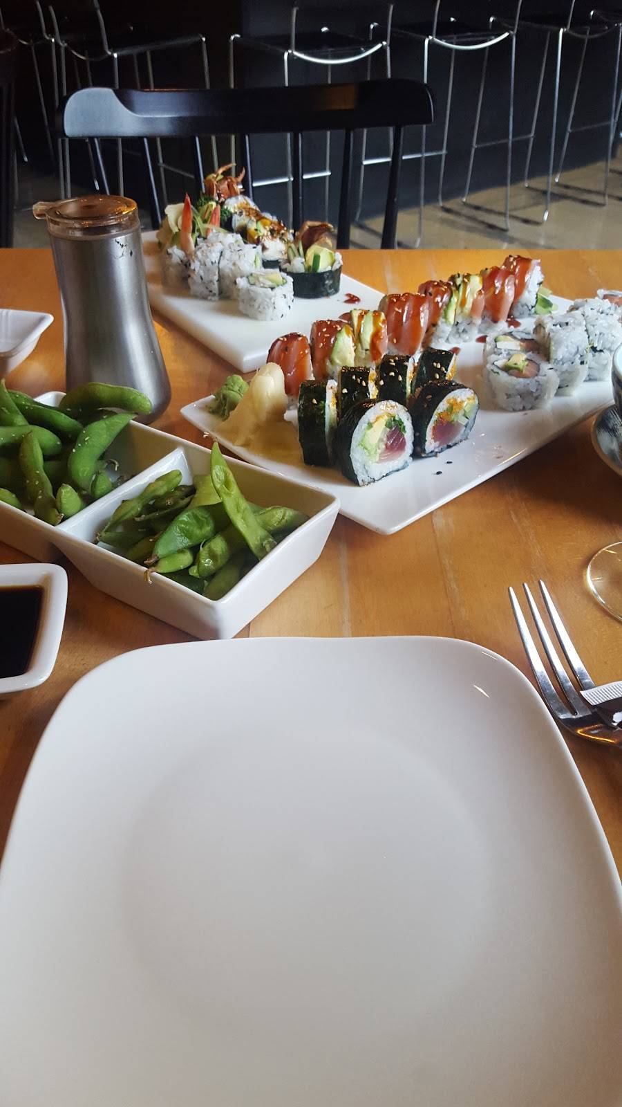 Kin Sushi & Thai Cuisine | restaurant | 1132 N Milwaukee Ave, Chicago, IL 60642, USA | 7737722722 OR +1 773-772-2722