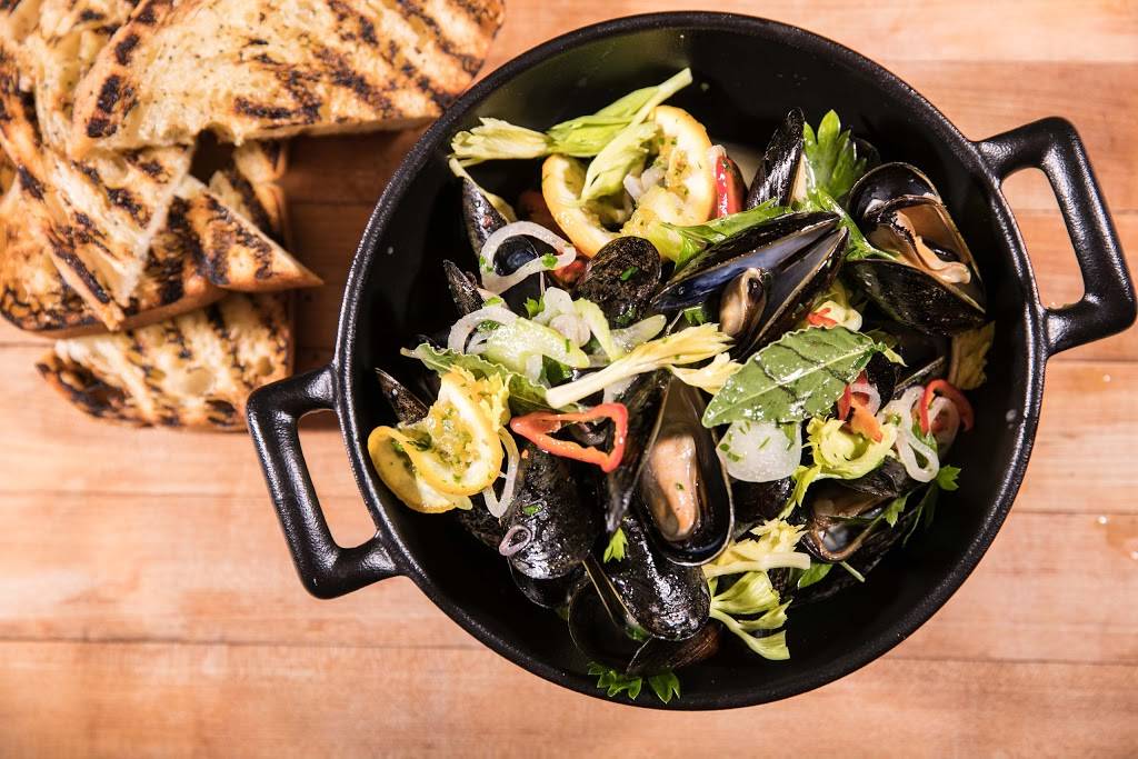 ETA Restaurant + Bar | restaurant | 455 N Park Dr, Chicago, IL 60611, USA | 3128406605 OR +1 312-840-6605