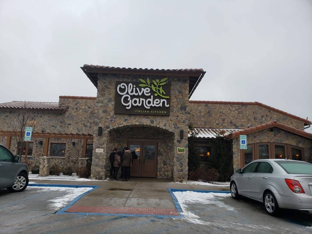 Olive Garden Italian Restaurant | meal takeaway | 3555 W Addison St, Chicago, IL 60618, USA | 7732502005 OR +1 773-250-2005