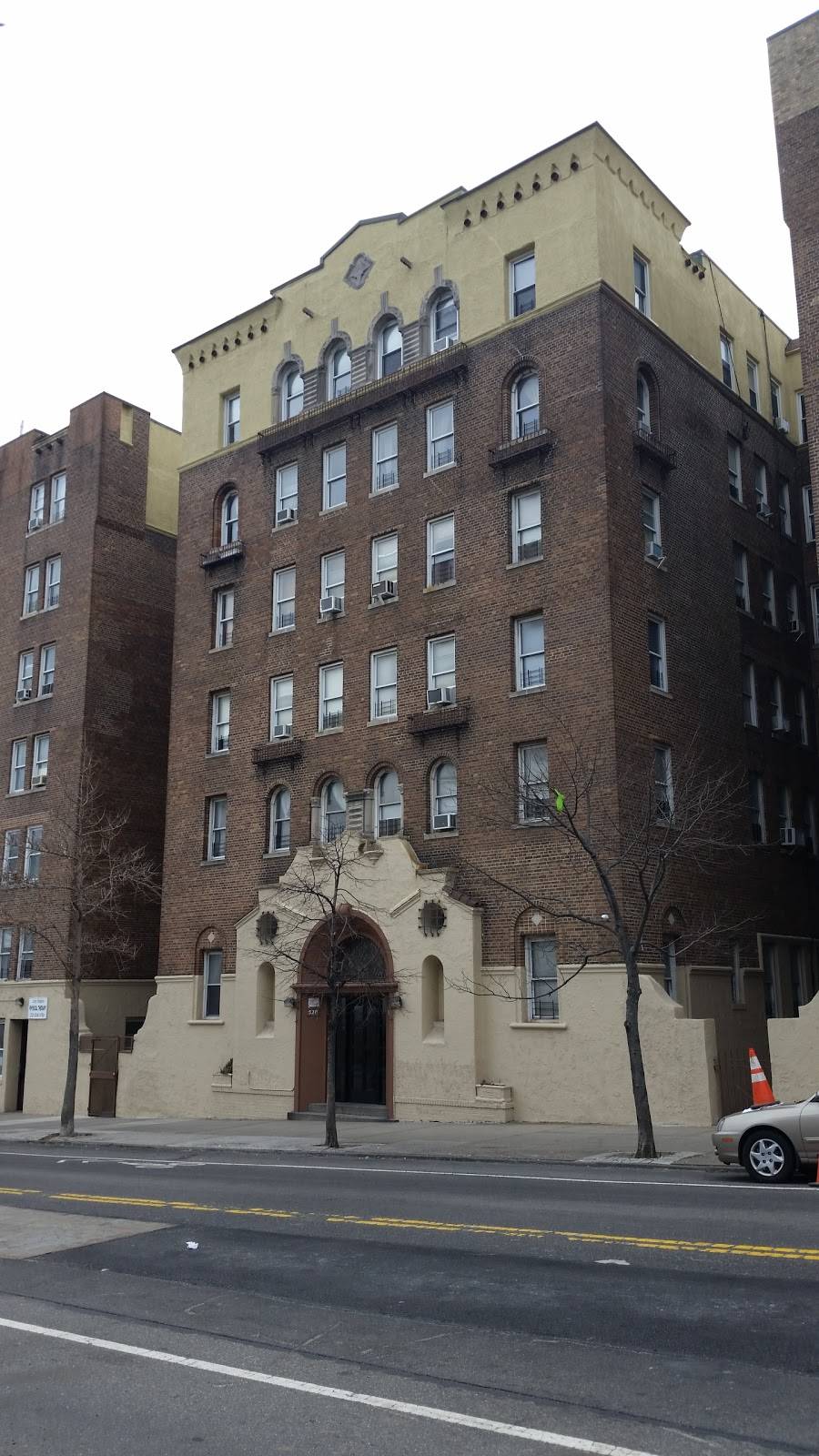 Carrot Top Pastries | bakery | 5025 Broadway #1, New York, NY 10034, USA | 2125691532 OR +1 212-569-1532