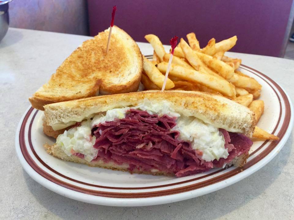 Mamas Restaurant | restaurant | 14620 East 8 Mile Road, Detroit, MI 48205, USA | 3135272660 OR +1 313-527-2660