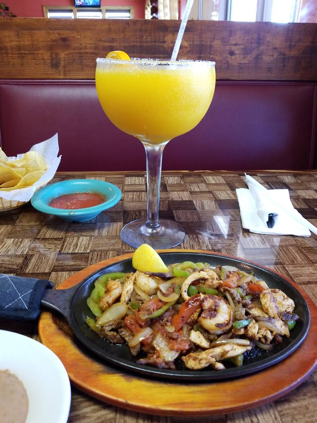 El Jarocho | restaurant | 1222 W Gentry Ave, Checotah, OK 74426, USA | 9184730301 OR +1 918-473-0301