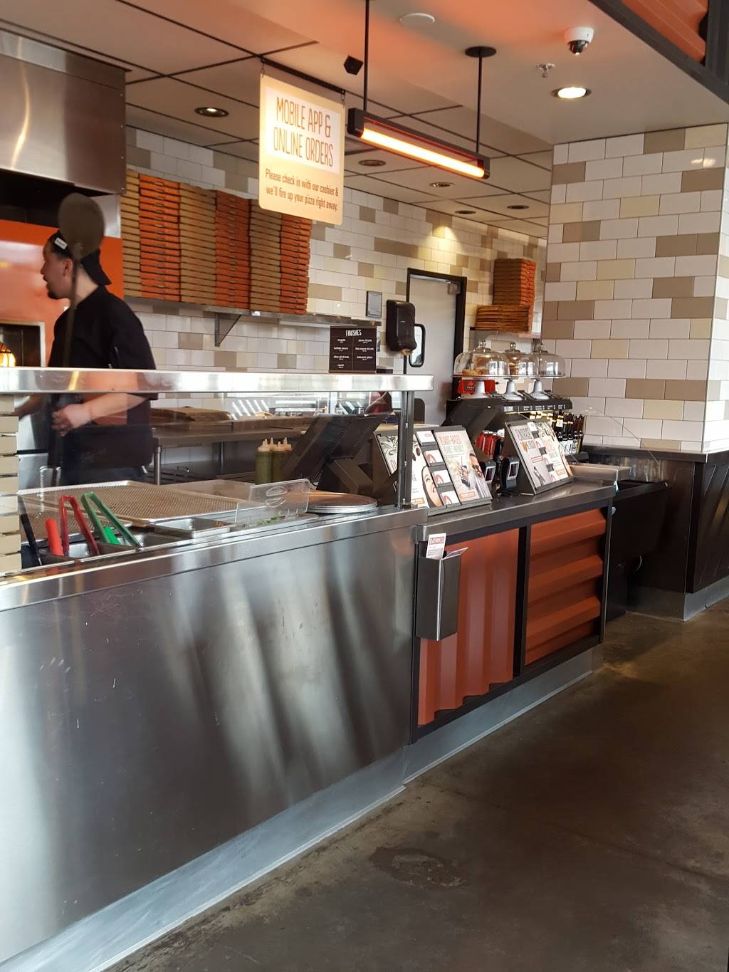 Blaze Pizza | meal takeaway | 6550 N Sheridan Rd, Chicago, IL 60626, USA | 7735361398 OR +1 773-536-1398