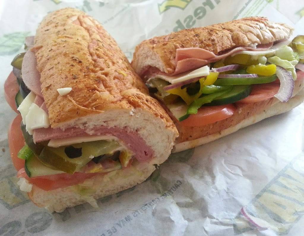Subway Restaurants | restaurant | 135 W Ball Rd, Retail Center, W Ball Rd Unit A, Anaheim, CA 92805, USA | 7146354782 OR +1 714-635-4782