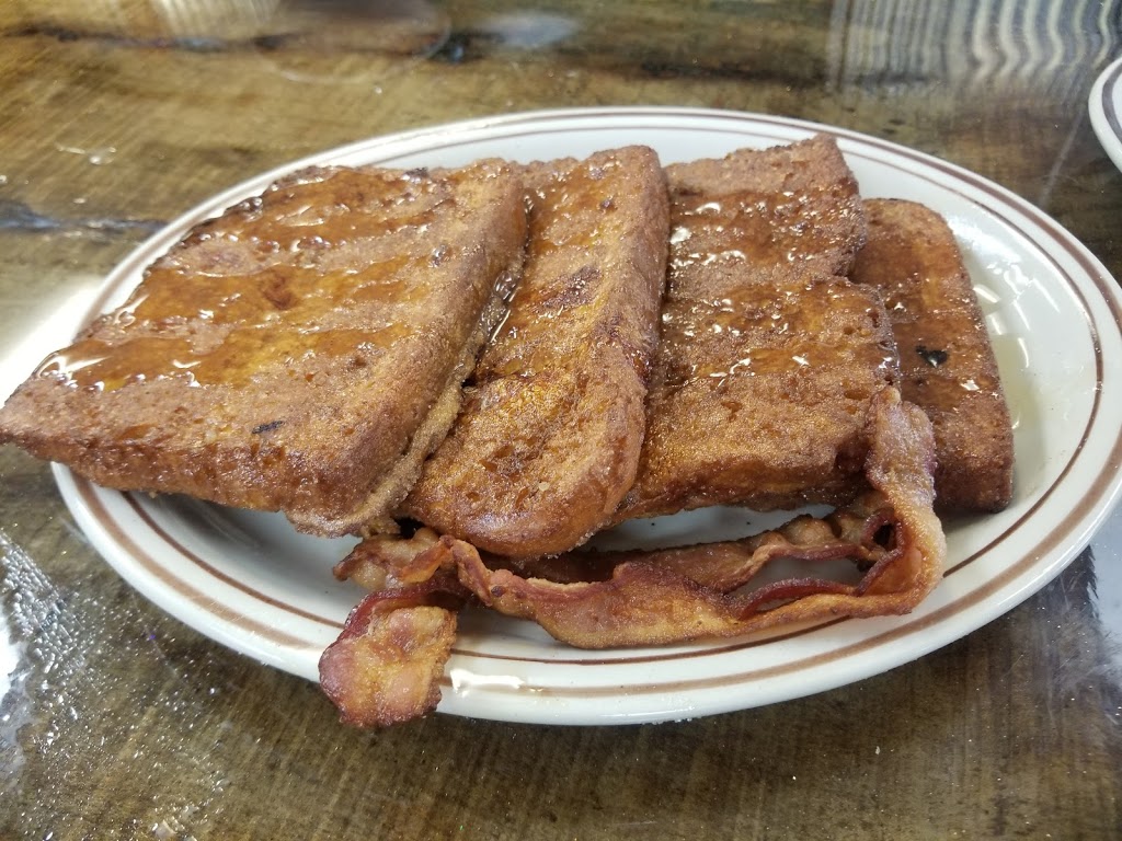 Cracked Egg Cafe | restaurant | 3110 Whipple Ave NW, Canton, OH 44718, USA | 3309158694 OR +1 330-915-8694