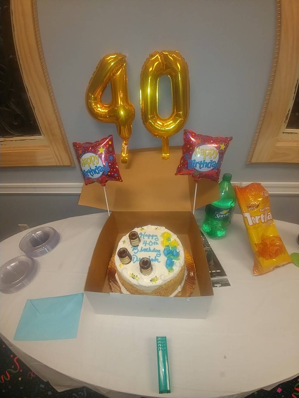 The Lanes | restaurant | 21400 Southgate Park Blvd, Maple Heights, OH 44137, USA | 2166268300 OR +1 216-626-8300