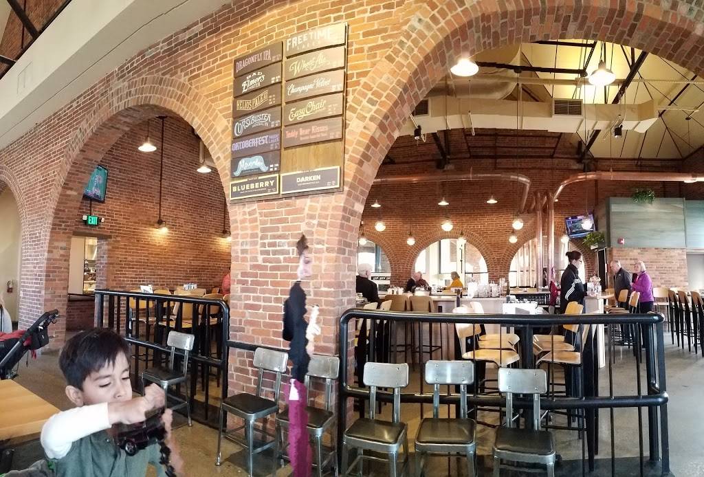 Upland Columbus Pump House | restaurant | 148 Lindsey St, Columbus, IN 47201, USA | 8127993587 OR +1 812-799-3587