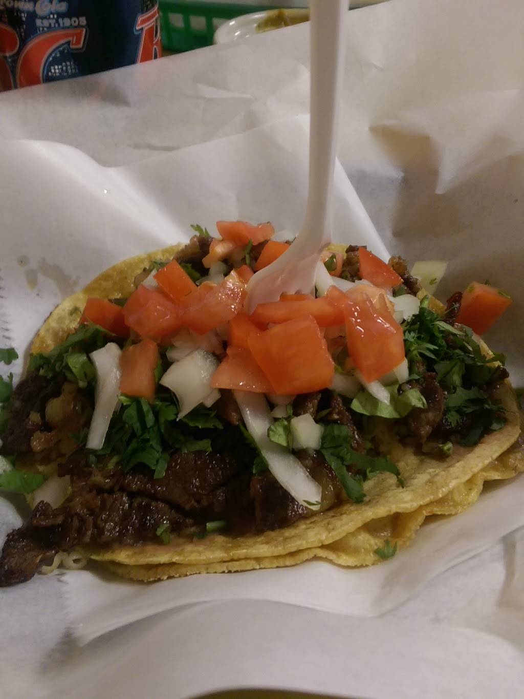 Raymonds Tacos no.3 | restaurant | 3638 W Fullerton Ave, Chicago, IL 60647, USA | 7732788022 OR +1 773-278-8022