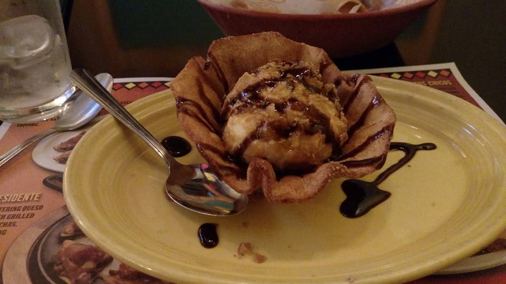 Pepes Mexican Restaurant | restaurant | 634 S Weber Rd, Romeoville, IL 60446, USA | 8152673100 OR +1 815-267-3100