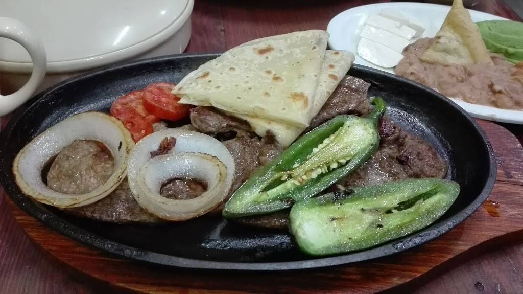 Restaurante Michoacan | restaurant | 22800, Av. Ruiz 1205, Zona Centro, 22800 Ensenada, B.C., Mexico | 016462063450 OR +52 646 206 3450