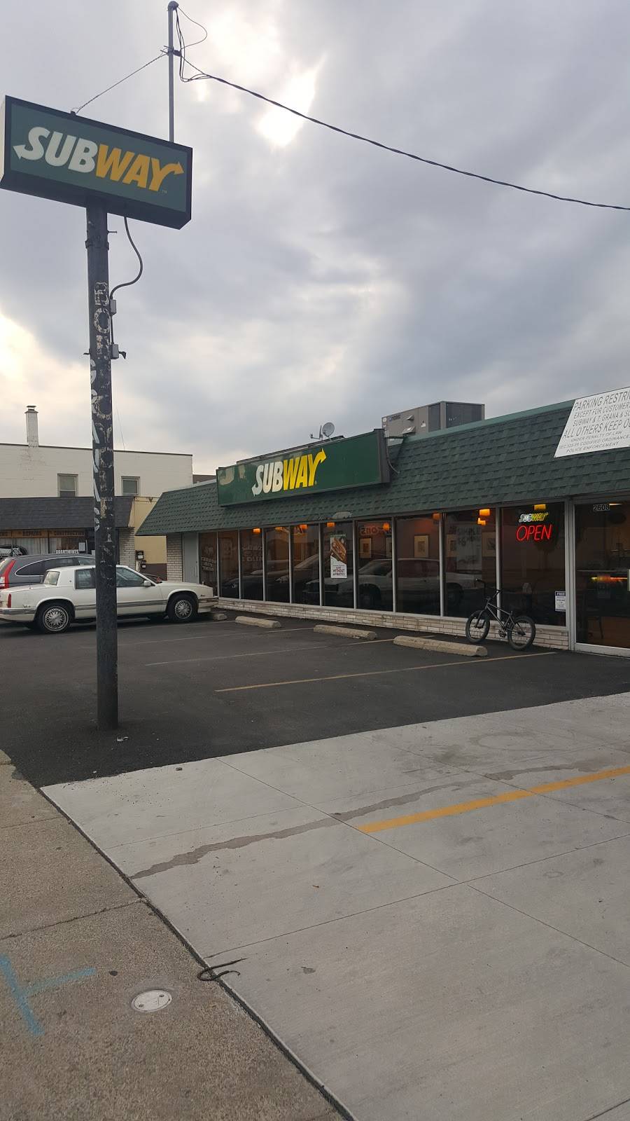 Subway | restaurant | 2608 Pine Ave, Niagara Falls, NY 14301, USA | 7162781112 OR +1 716-278-1112