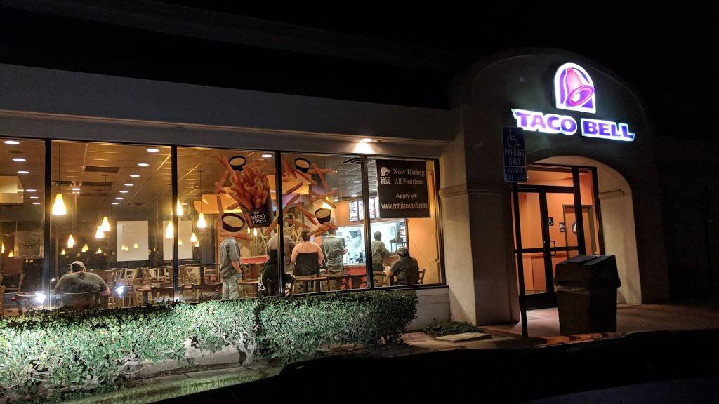 Taco Bell | meal takeaway | 1505 Flynn Rd, Camarillo, CA 93012, USA | 8053833355 OR +1 805-383-3355