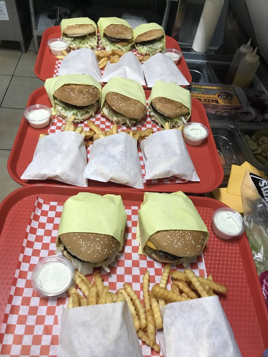 Juicy Burger | restaurant | 3720 E Olive Ave, Fresno, CA 93702, USA | 5595705424 OR +1 559-570-5424