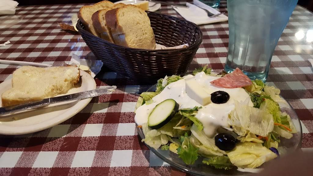 Di Ciccos Italian Restaurant | restaurant | 144 N Blackstone Ave, Fresno, CA 93701, USA | 5592377054 OR +1 559-237-7054