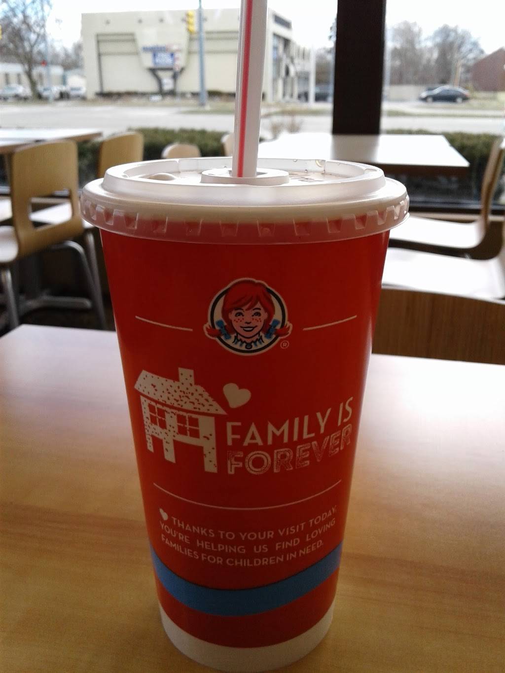 Wendys | restaurant | 22111 Greenfield Rd, Southfield, MI 48075, USA | 2485571315 OR +1 248-557-1315