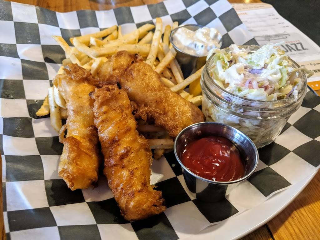 Tavern and Tap | restaurant | 101 S Washington Square, Lansing, MI 48933, USA | 5173745555 OR +1 517-374-5555