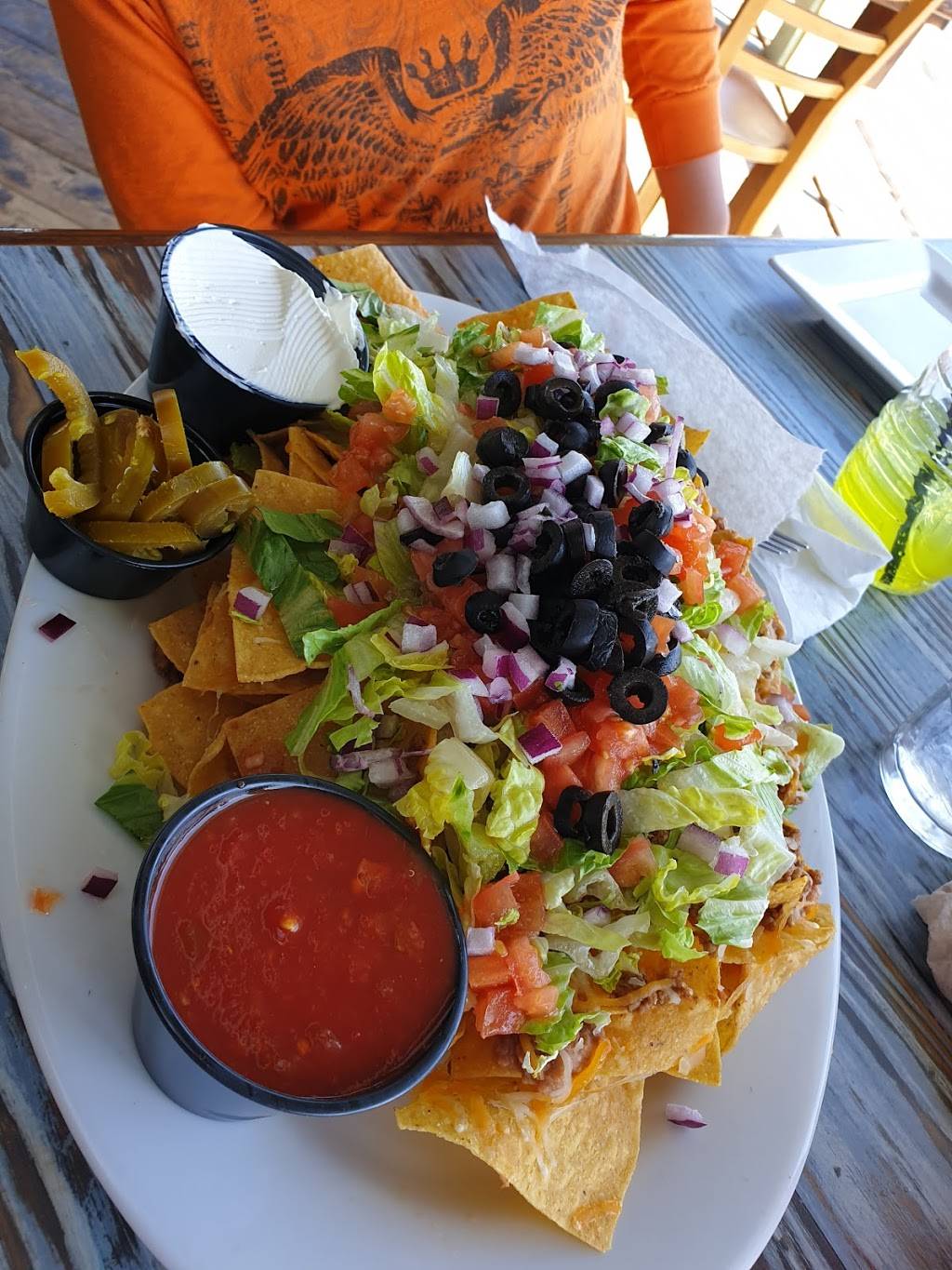 The Beach Tiki Bar & Boil | restaurant | 142 E Walled Lake Dr, Walled Lake, MI 48390, USA | 2486693322 OR +1 248-669-3322