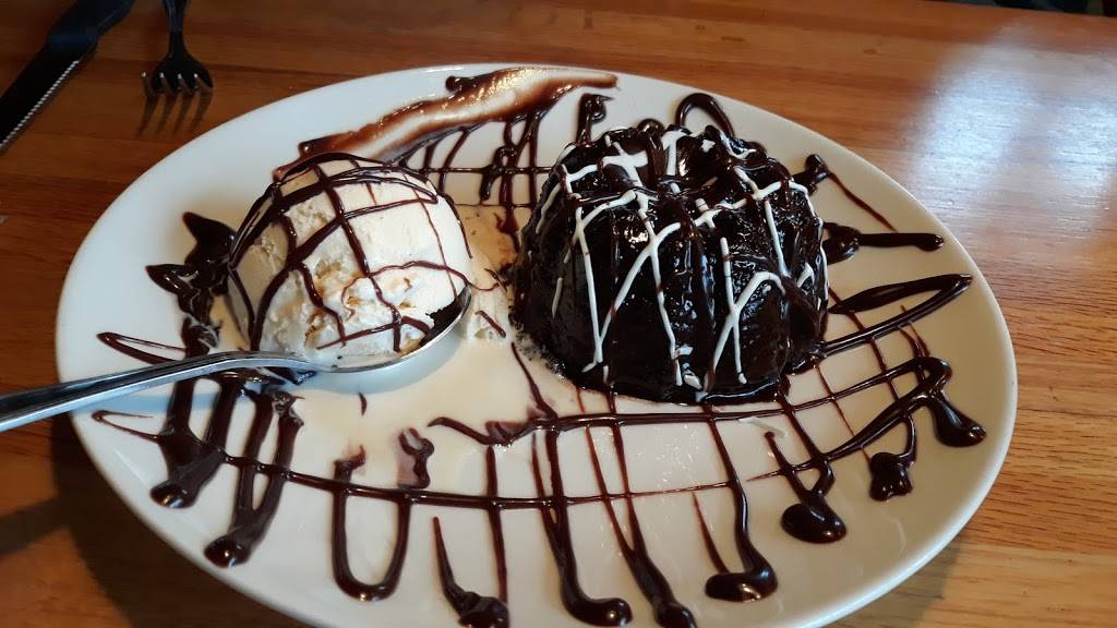 Applebees Grill + Bar | restaurant | 2201 Coulee Rd, Hudson, WI 54016, USA | 7153770741 OR +1 715-377-0741