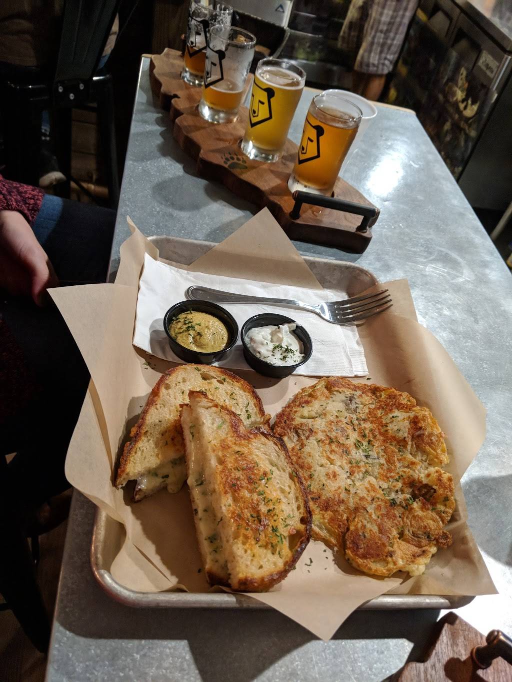 Brass Bear Brewing & Bistro | restaurant | 28 Anacapa St unit e, Santa Barbara, CA 93101, USA | 8057707651 OR +1 805-770-7651