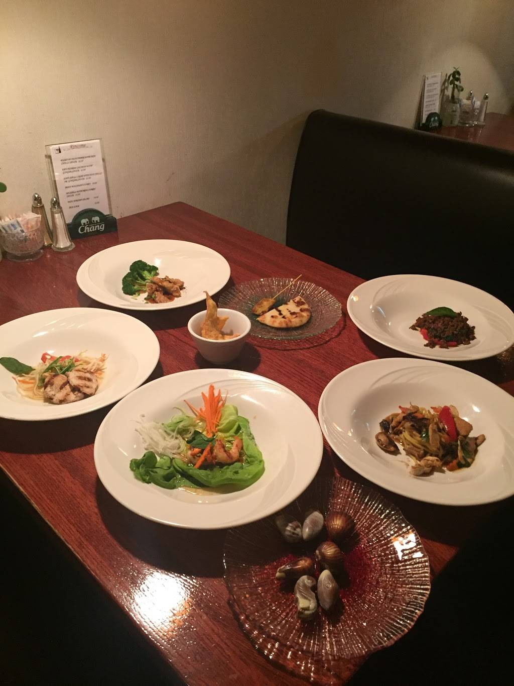 Rincome Thai Cuisine | restaurant | 3030 Columbia Pike, Arlington, VA 22204, USA | 7039790144 OR +1 703-979-0144