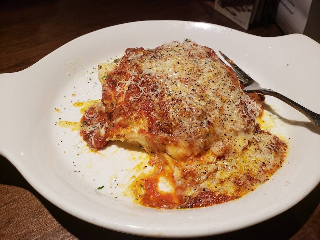 Olive Garden Italian Restaurant | meal takeaway | 3147 SE Military Dr, San Antonio, TX 78223, USA | 2103330951 OR +1 210-333-0951