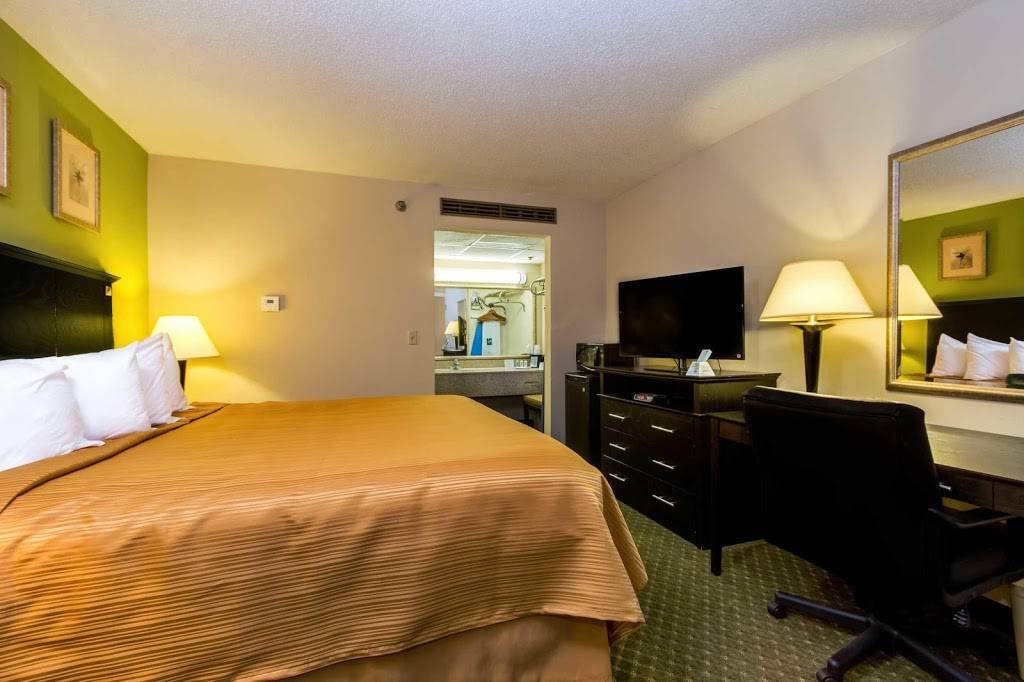 Quality Inn & Suites Moline - Quad Cities | restaurant | 6910 27th St, Moline, IL 61265, USA | 3095176283 OR +1 309-517-6283