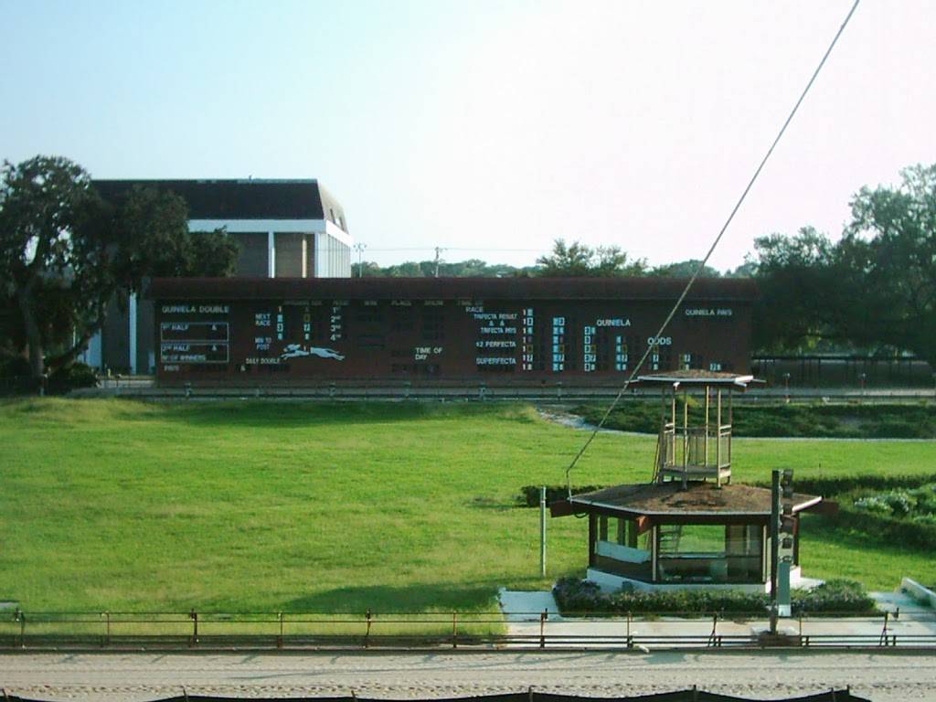 Tampa Greyhound Track | restaurant | 8300 N Nebraska Ave, Tampa, FL 33604, USA | 8139324313 OR +1 813-932-4313