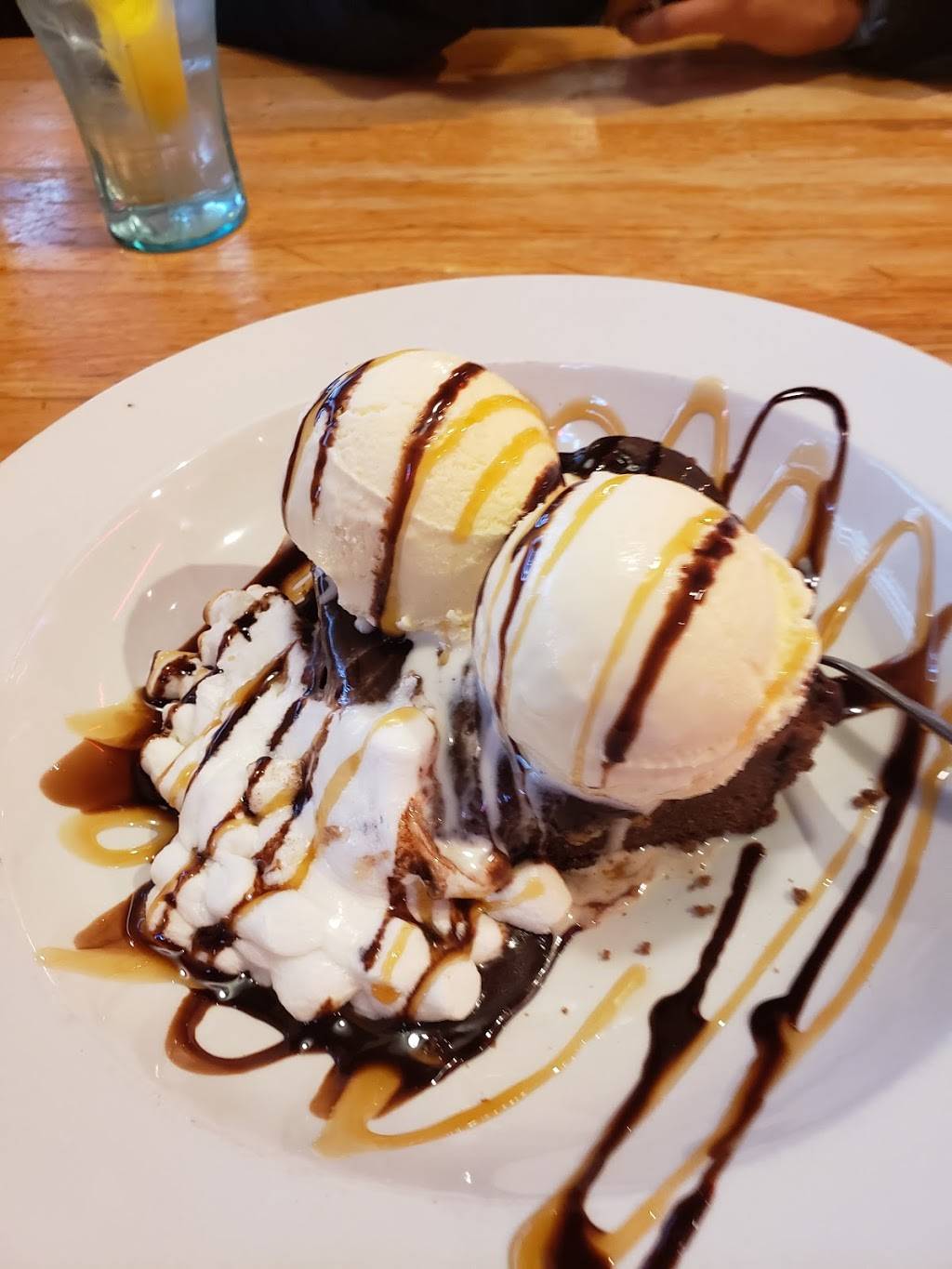 Logans Roadhouse | restaurant | 1320 E Ireland Rd, South Bend, IN 46614, USA | 5742319644 OR +1 574-231-9644