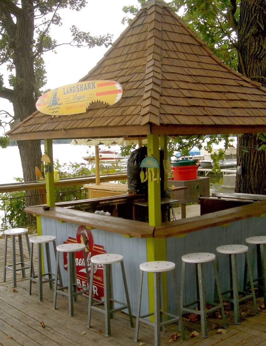 Christys Landing | restaurant | 2952 Waubesa Ave, Madison, WI 53711, USA | 6082225391 OR +1 608-222-5391