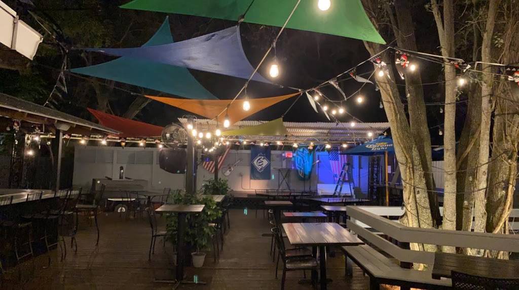 Backyard Grill and Patio | restaurant | 4918 S MacDill Ave, Tampa, FL 33611, USA | 8138319464 OR +1 813-831-9464