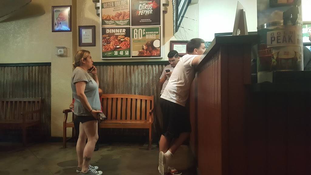 Wingstop | restaurant | 1075 Wynnewood Village Shopping Center, Dallas, TX 75224, USA | 2149469464 OR +1 214-946-9464