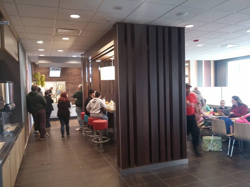 McDonalds | cafe | 1724 Middle Country Rd, Centereach, NY 11720, USA | 6317325254 OR +1 631-732-5254