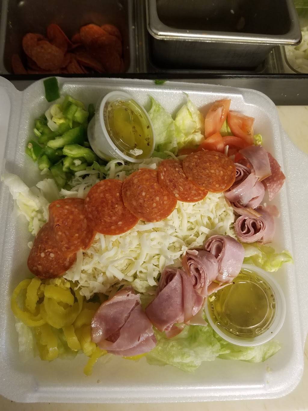 Geppettos Pizza & Ribs | restaurant | 15233 Triskett Rd, Cleveland, OH 44111, USA | 2162522000 OR +1 216-252-2000