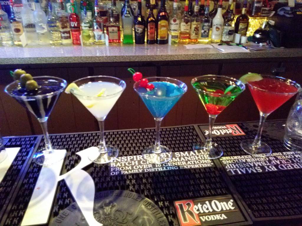 McCunes The Other Side Bar & Bistro | restaurant | 5038 Lewis Ave, Toledo, OH 43612, USA | 4194761577 OR +1 419-476-1577