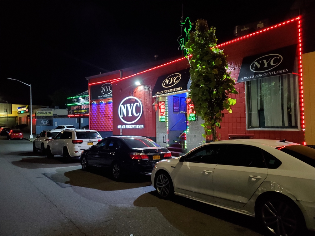 NYC Gentlemens Club | night club | 26-50 Brooklyn Queens Expy W, Queens, NY 11377, USA | 7182670800 OR +1 718-267-0800