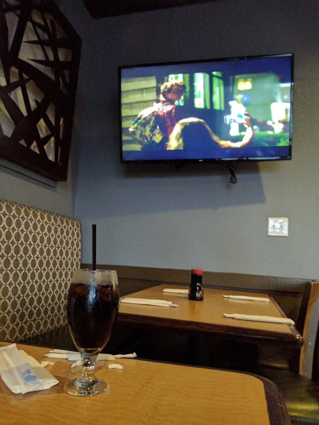 Tsunami Sushi and Asian Fusion Restaurant | restaurant | 8530 Dorchester Rd #108, North Charleston, SC 29420, USA | 8432250119 OR +1 843-225-0119