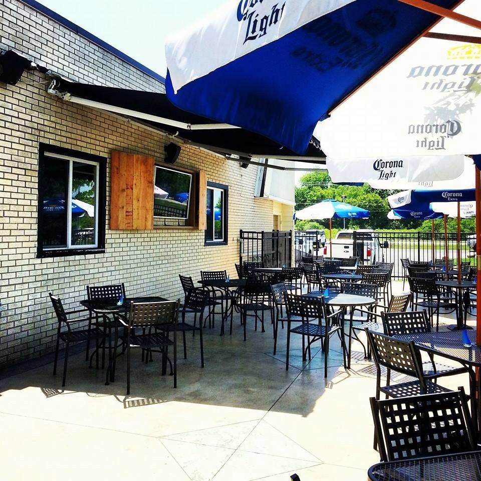 The Horseshoe Grill | restaurant | 28682 W Northwest Hwy, Lake Barrington, IL 60010, USA | 8473815530 OR +1 847-381-5530