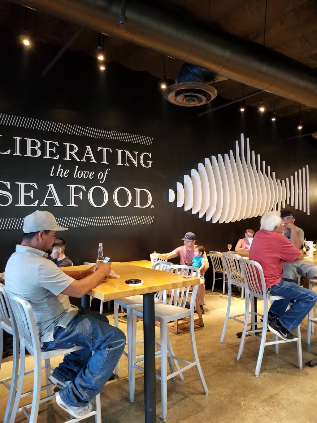 California Fish Grill | restaurant | 1425 Artesia Blvd, Gardena, CA 90248, USA | 3102252777 OR +1 310-225-2777