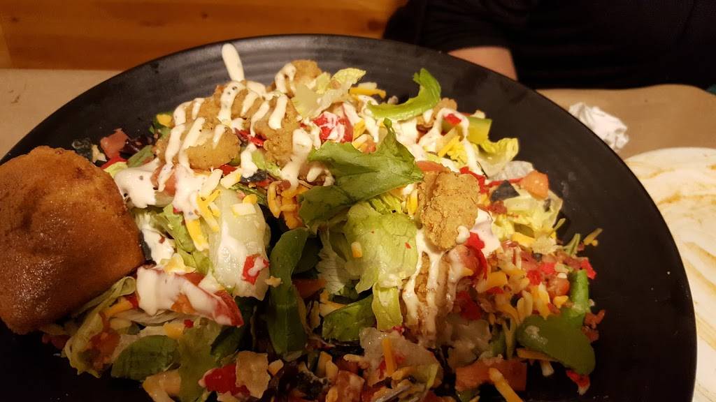 Montanas | restaurant | 870 The Parkway, Peterborough, ON K9J 8S5, Canada | 7057439385 OR +1 705-743-9385